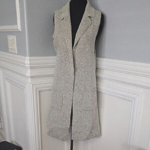 Monteau Gray Sleeveless Cardigan